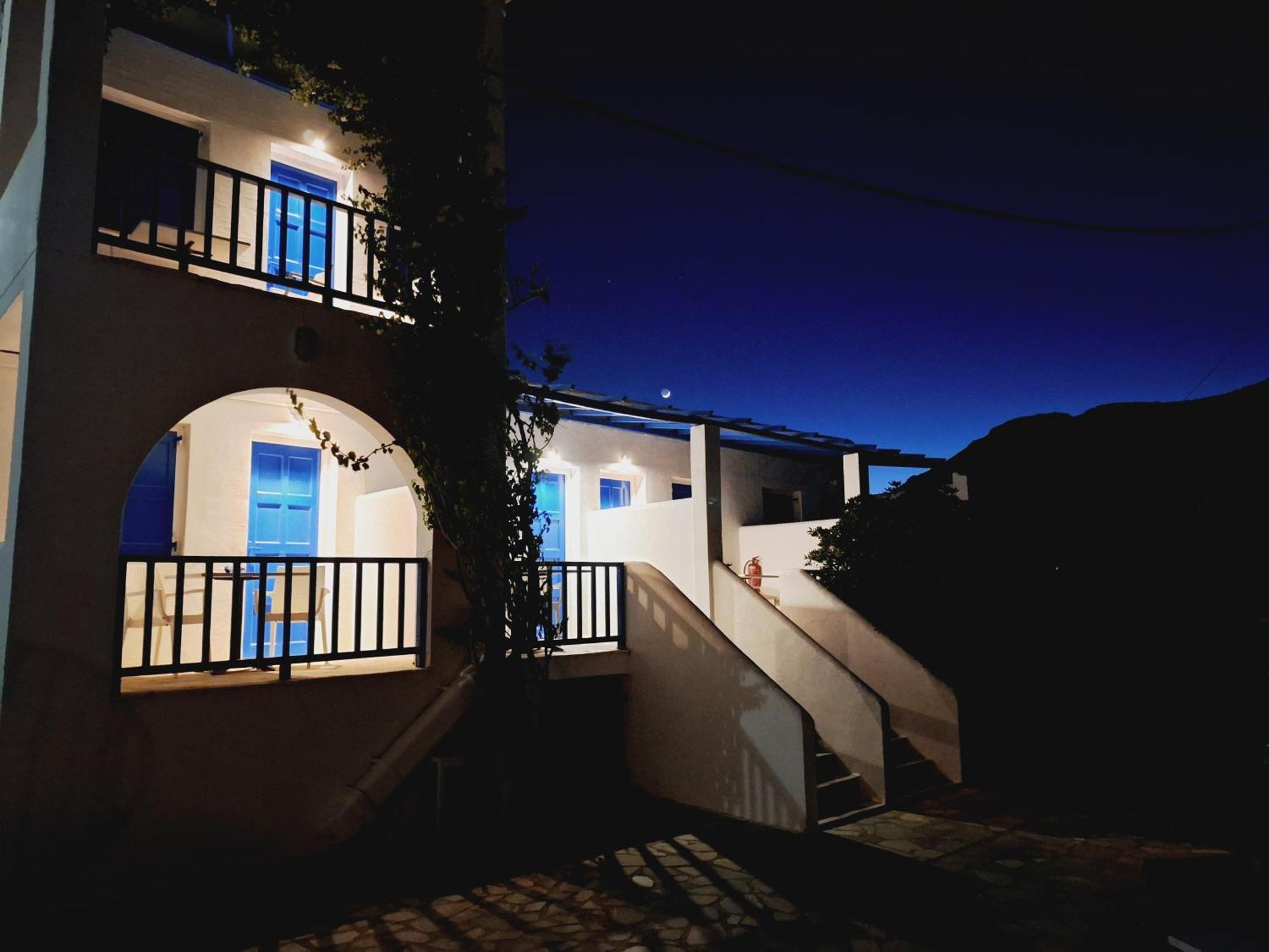 Εvi Evan Hotel Галисас Екстериор снимка