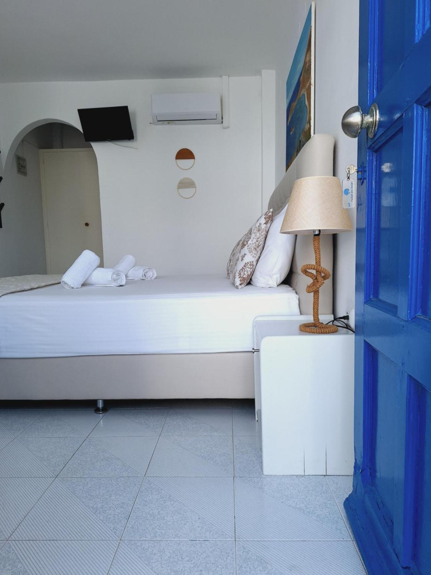 Εvi Evan Hotel Галисас Екстериор снимка