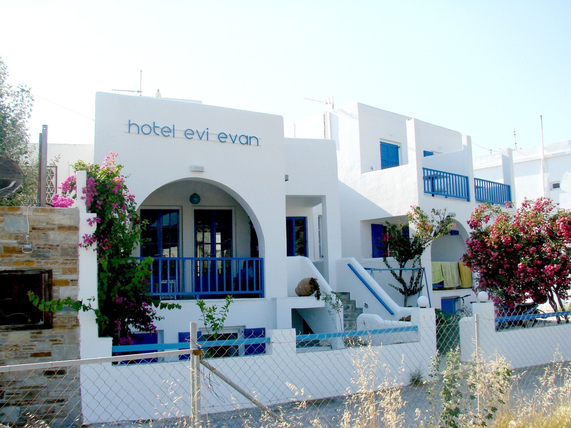 Εvi Evan Hotel Галисас Екстериор снимка